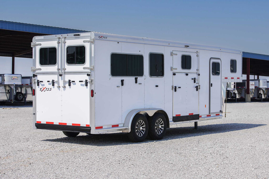 7200 SR 2+1 horse trailer - curbside rear