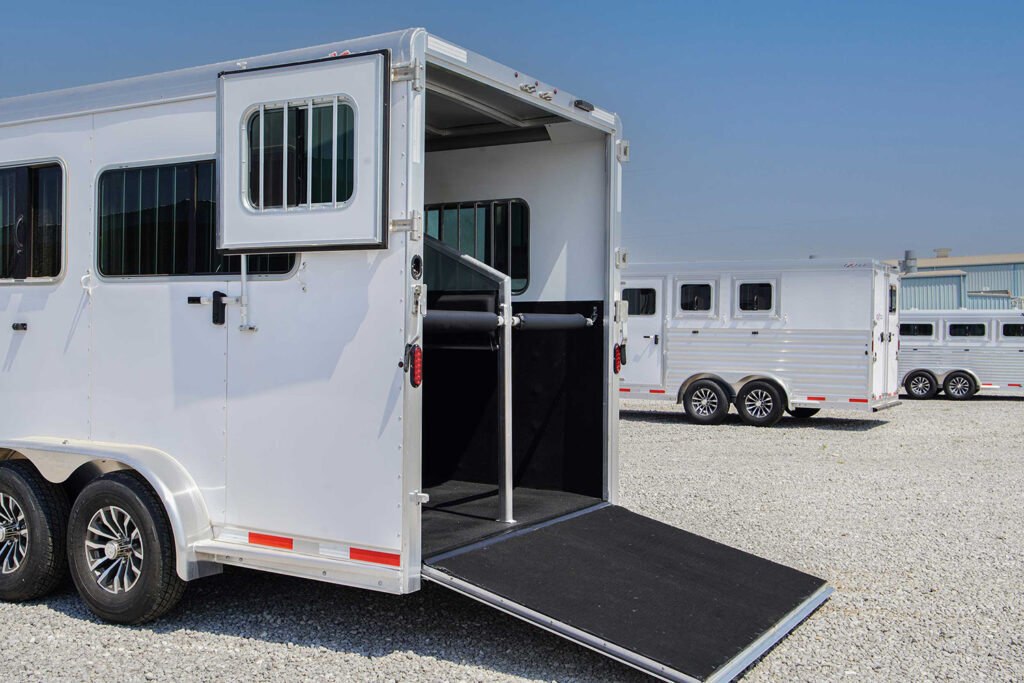 7200 SR 2+1 horse trailer - rear