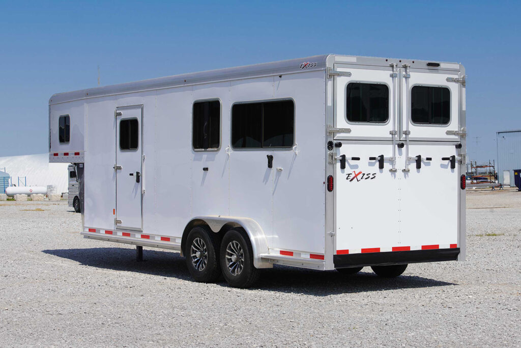 7200 SR 2+1 horse trailer - streetside rear