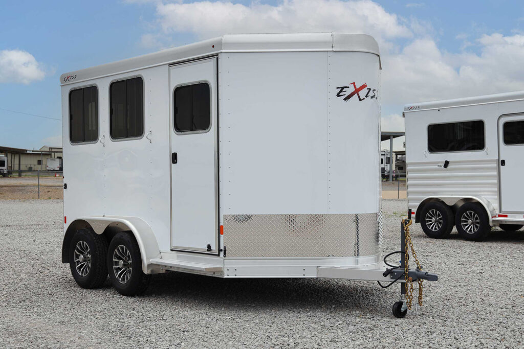 Express BP 2H SS horse trailer - curbside front