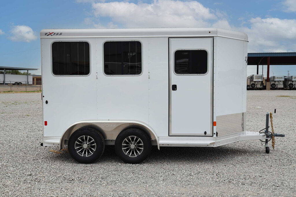 Express BP 2H SS horse trailer - curbside