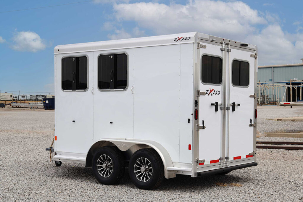 Express BP 2H SS horse trailer - streetside rear