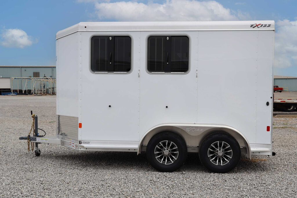 Express BP 2H SS horse trailer - streetside