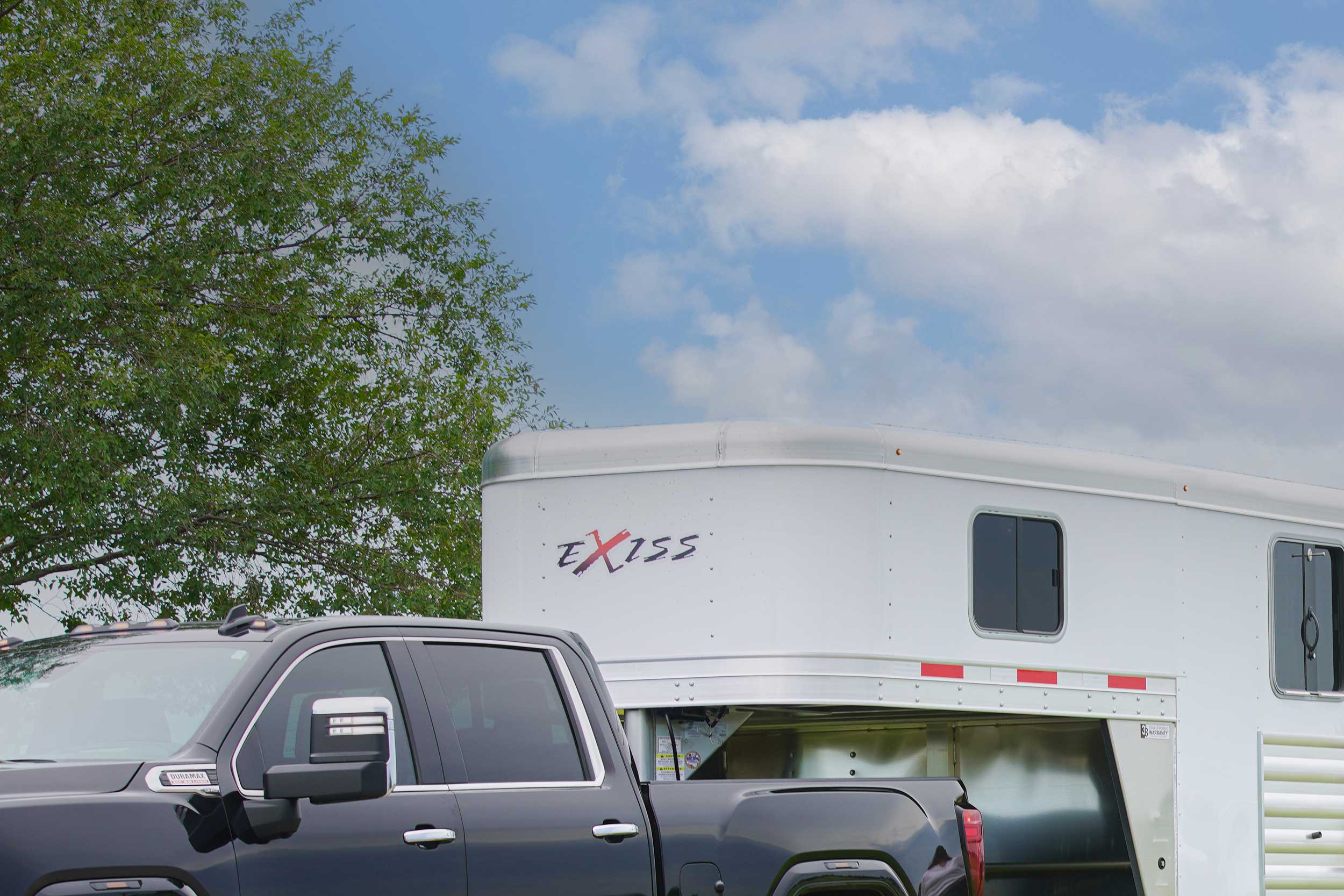 Horse trailers gooseneck nose