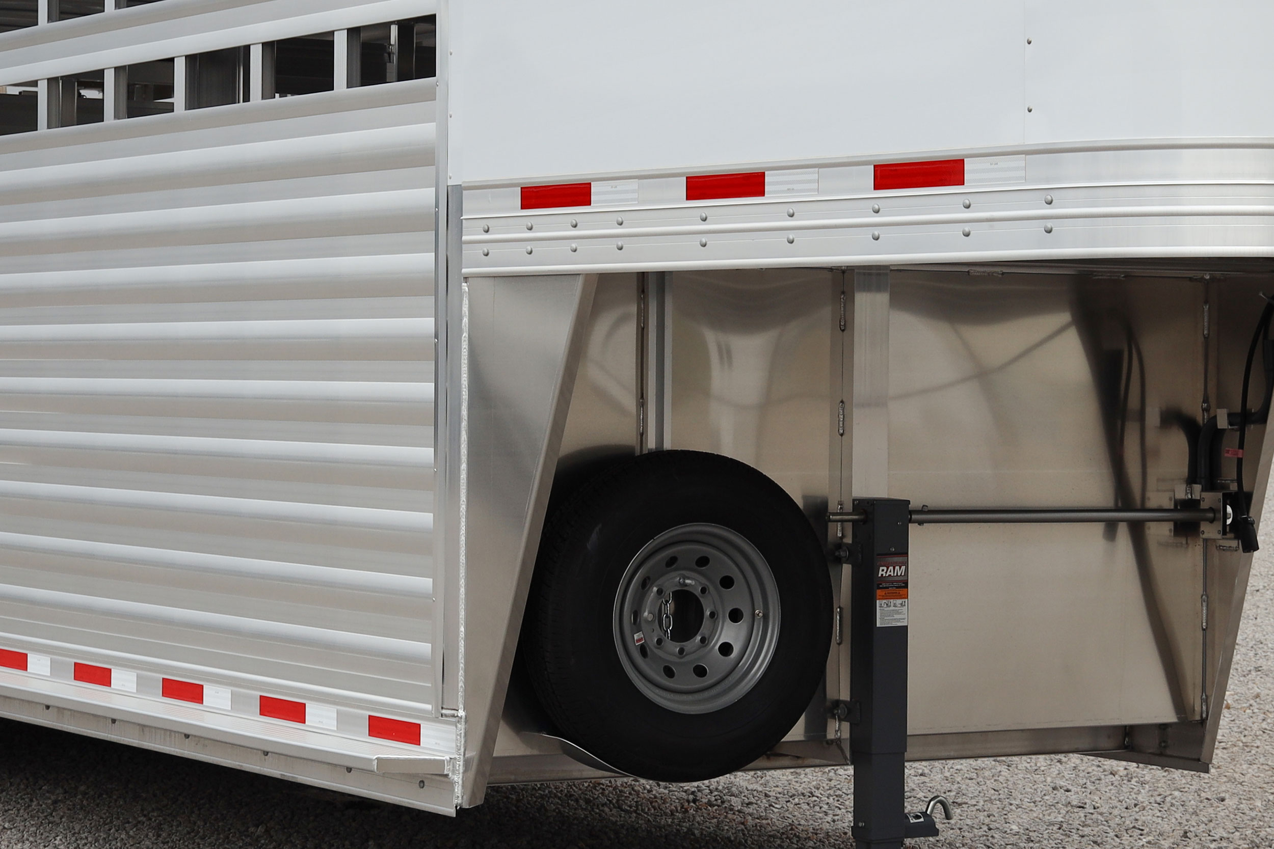 Gooseneck livestock trailer spare tire