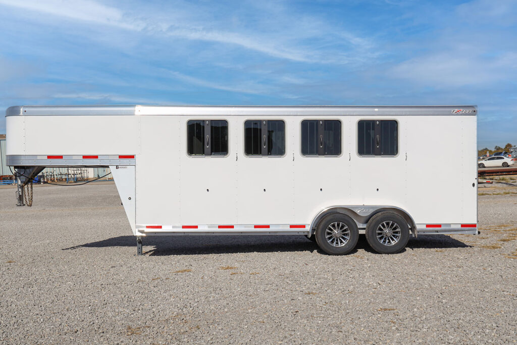 Express 4H SS gooseneck horse trailer – streetside Express 4H SS gooseneck horse trailer - streetside